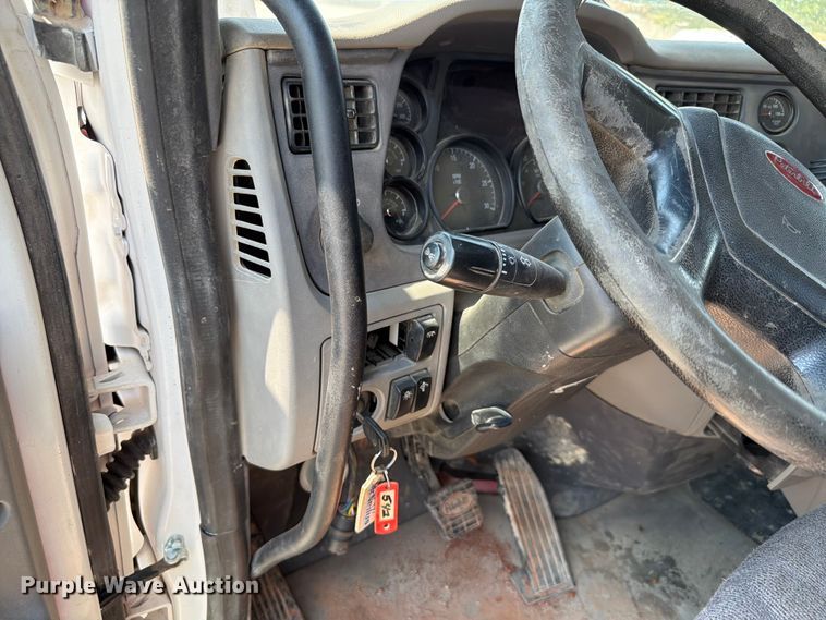 image for item EW8625 2017 Peterbilt 567 ready mix truck