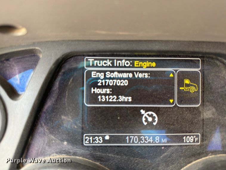 image for item EW8625 2017 Peterbilt 567 ready mix truck