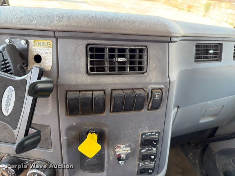 image for item EW8625 2017 Peterbilt 567 ready mix truck