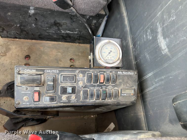 image for item EW8625 2017 Peterbilt 567 ready mix truck
