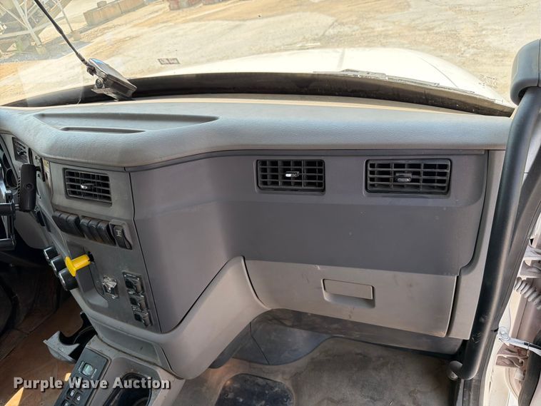 image for item EW8625 2017 Peterbilt 567 ready mix truck