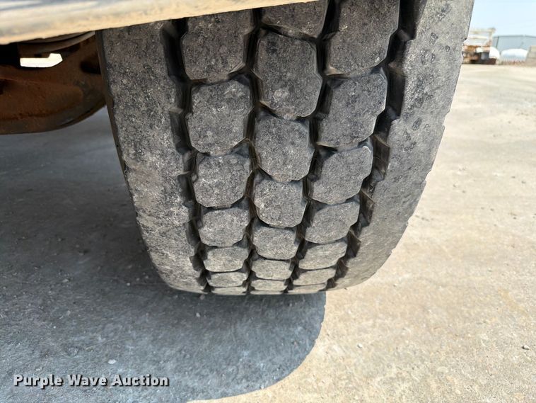 image for item EW8625 2017 Peterbilt 567 ready mix truck