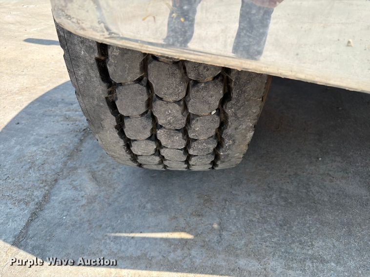 image for item EW8625 2017 Peterbilt 567 ready mix truck