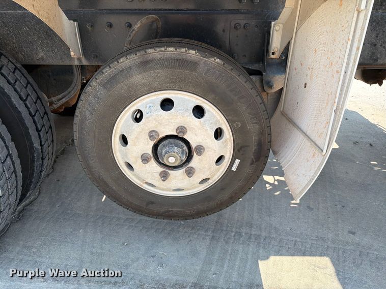 image for item EW8625 2017 Peterbilt 567 ready mix truck
