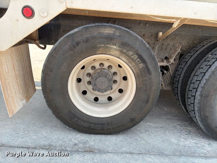 image for item EW8625 2017 Peterbilt 567 ready mix truck