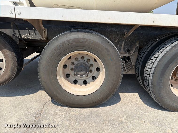 image for item EW8625 2017 Peterbilt 567 ready mix truck