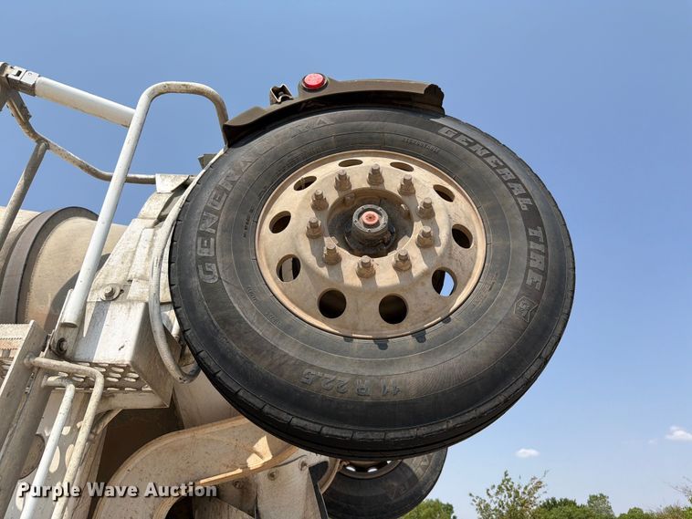 image for item EW8625 2017 Peterbilt 567 ready mix truck
