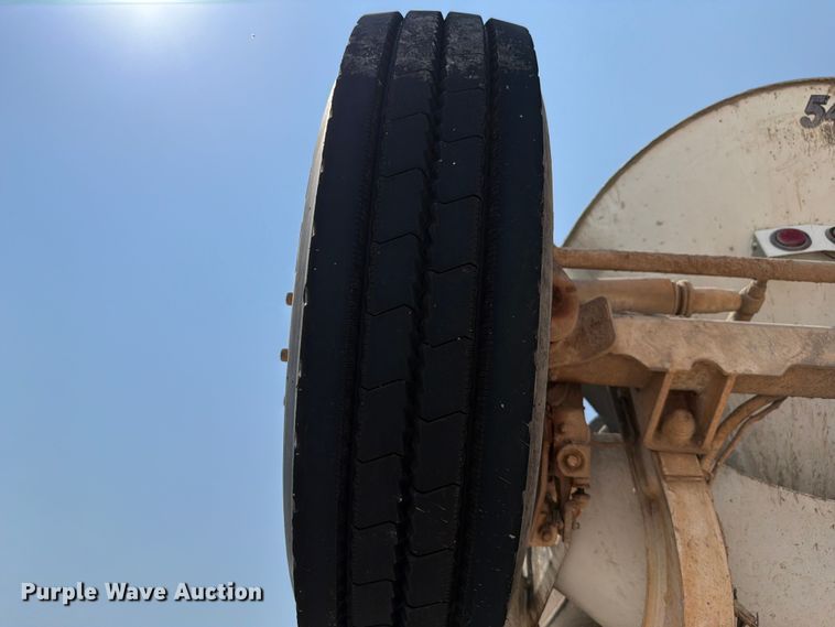 image for item EW8625 2017 Peterbilt 567 ready mix truck