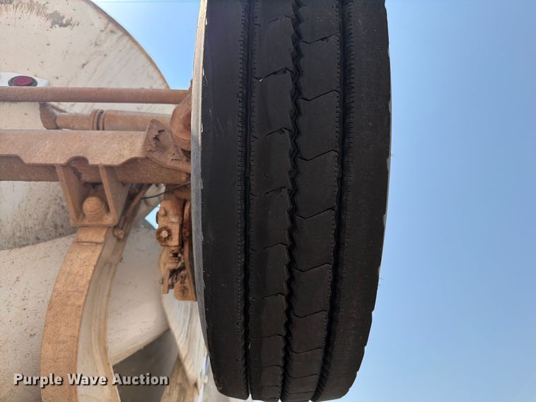 image for item EW8625 2017 Peterbilt 567 ready mix truck