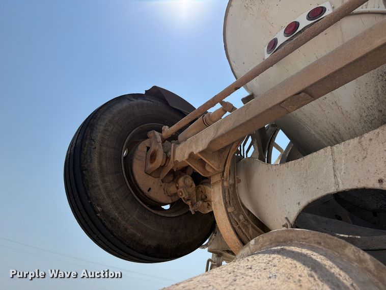 image for item EW8625 2017 Peterbilt 567 ready mix truck