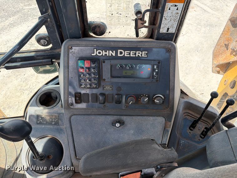 image for item EW8685 2015 John Deere 310SL backhoe
