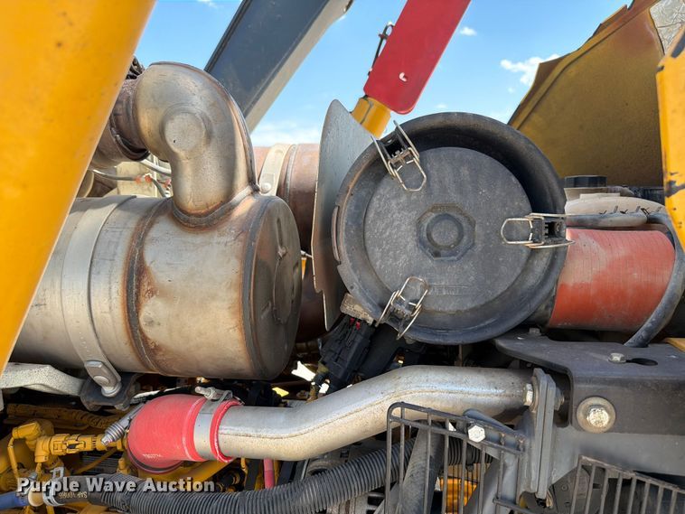 image for item EW8685 2015 John Deere 310SL backhoe