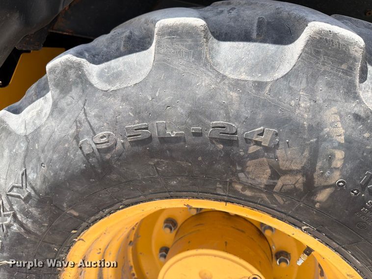image for item EW8685 2015 John Deere 310SL backhoe