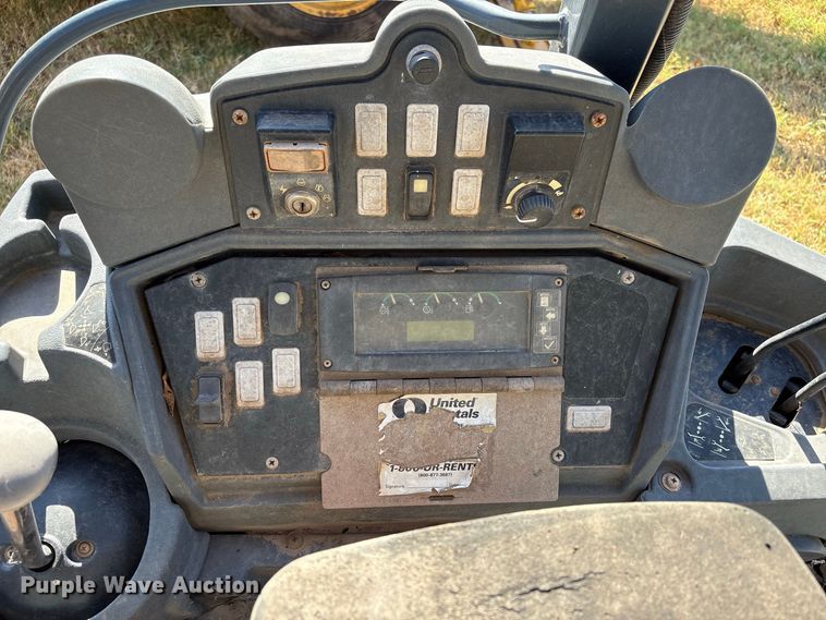image for item EX0018 2012 John Deere 310J backhoe