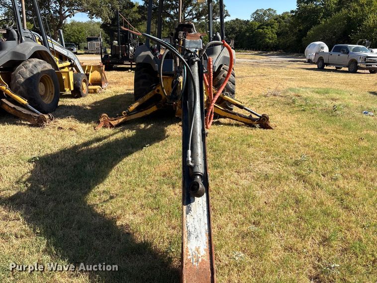 image for item EX0019 2012 John Deere 310J backhoe