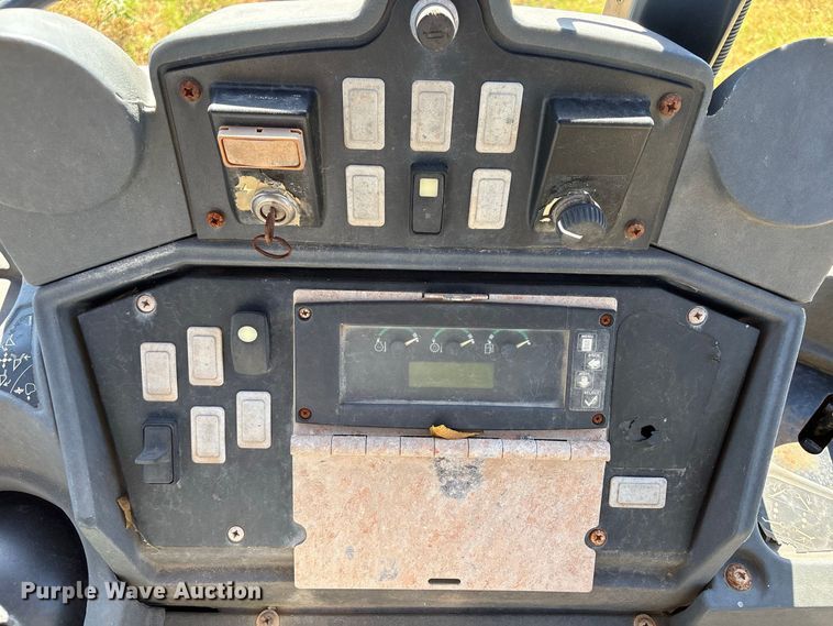 image for item EX0019 2012 John Deere 310J backhoe