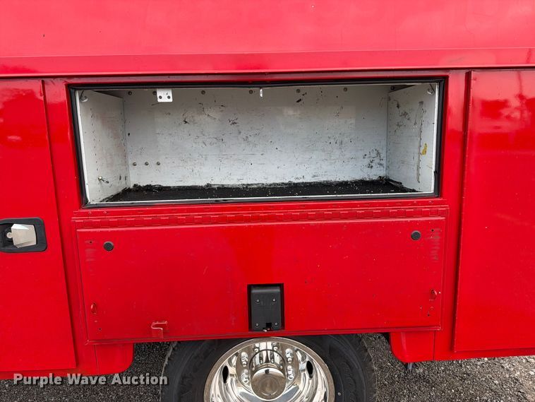 image for item FB4981 2017 Ford F350 Super Duty utility bed pickup truck