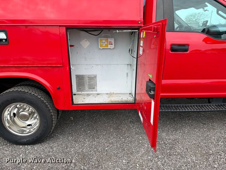 image for item FB4981 2017 Ford F350 Super Duty utility bed pickup truck