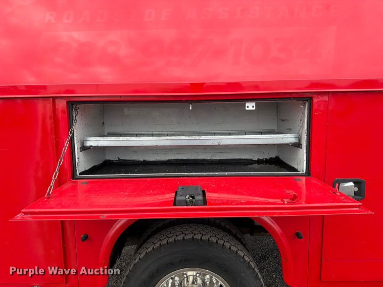 image for item FB4981 2017 Ford F350 Super Duty utility bed pickup truck