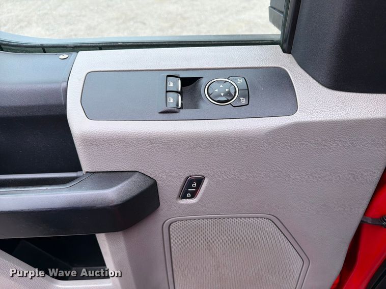 image for item FB4981 2017 Ford F350 Super Duty utility bed pickup truck