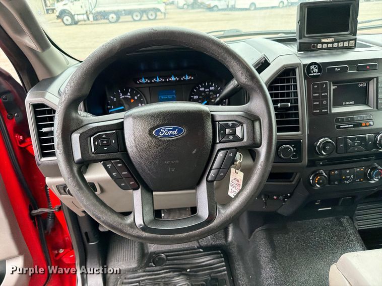 image for item FB4981 2017 Ford F350 Super Duty utility bed pickup truck