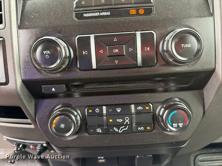 image for item FB4981 2017 Ford F350 Super Duty utility bed pickup truck