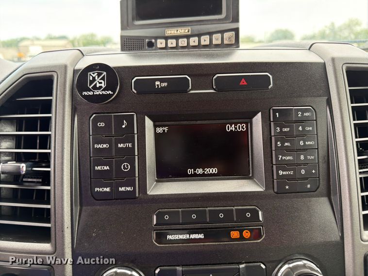 image for item FB4981 2017 Ford F350 Super Duty utility bed pickup truck
