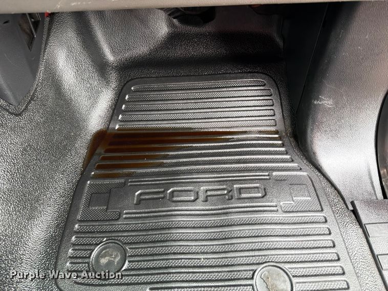 image for item FB4981 2017 Ford F350 Super Duty utility bed pickup truck