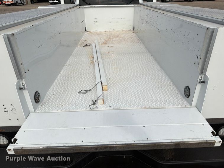 image for item FB4982 2015 RAM 5500 Heavy Duty utility / service truck