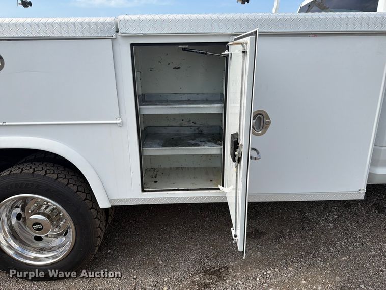 image for item FB4982 2015 RAM 5500 Heavy Duty utility / service truck