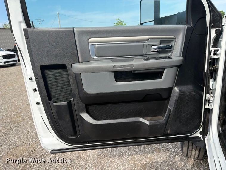 image for item FB4982 2015 RAM 5500 Heavy Duty utility / service truck