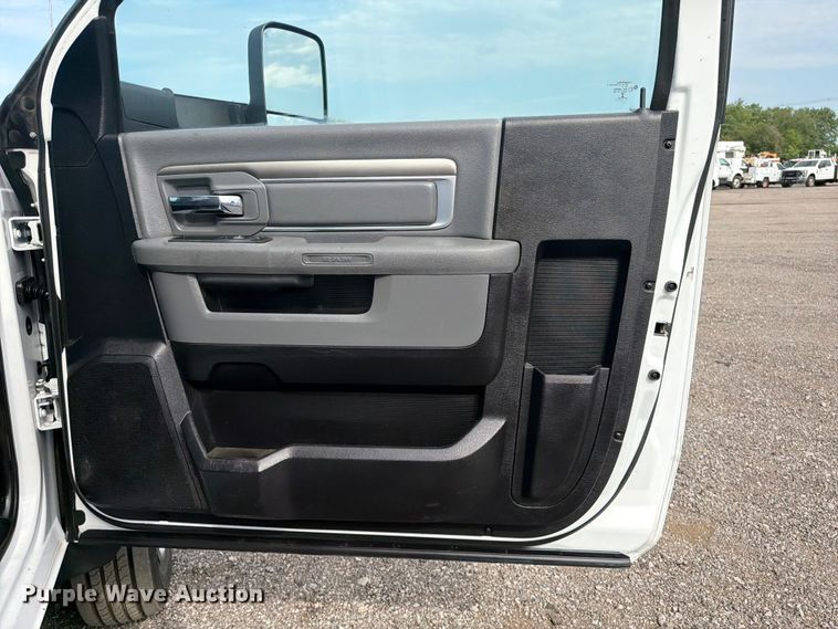 image for item FB4982 2015 RAM 5500 Heavy Duty utility / service truck