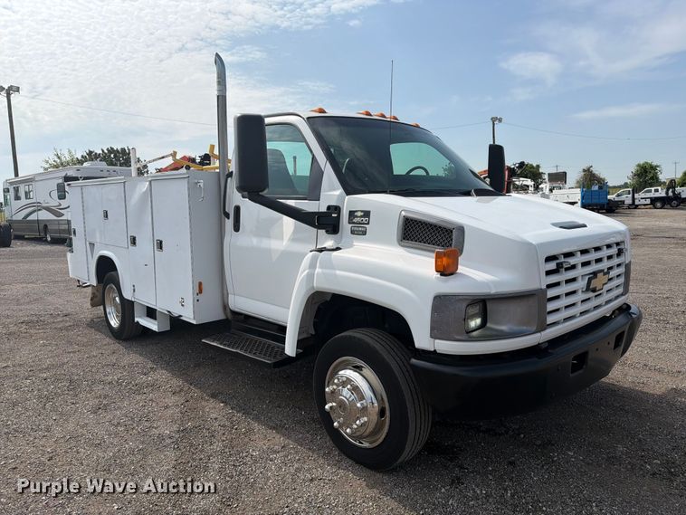 image for item FB4983 2005 Chevrolet C4500 utility / service truck