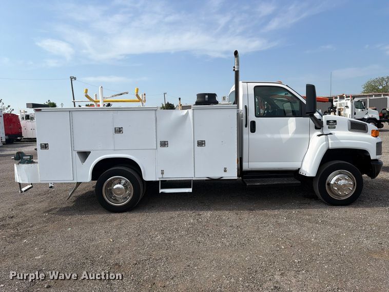 image for item FB4983 2005 Chevrolet C4500 utility / service truck