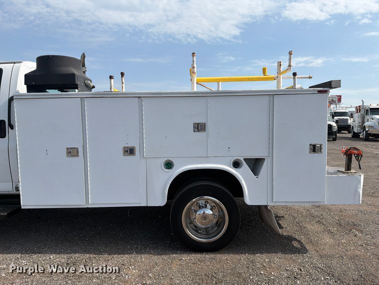 image for item FB4983 2005 Chevrolet C4500 utility / service truck