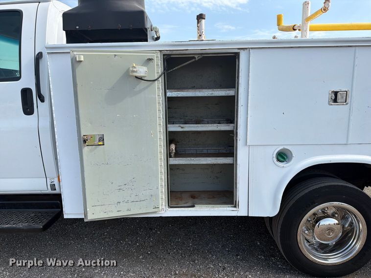 image for item FB4983 2005 Chevrolet C4500 utility / service truck