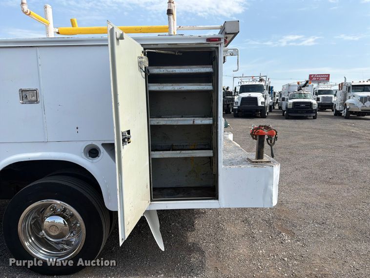 image for item FB4983 2005 Chevrolet C4500 utility / service truck