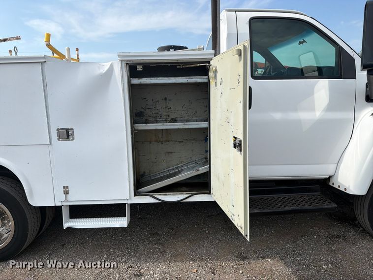 image for item FB4983 2005 Chevrolet C4500 utility / service truck