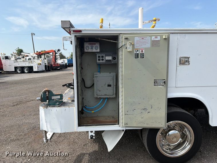 image for item FB4983 2005 Chevrolet C4500 utility / service truck