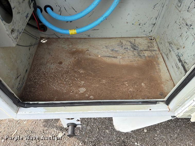 image for item FB4983 2005 Chevrolet C4500 utility / service truck