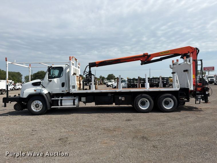 image for item FB4984 2014 Freightliner 114SD crane truck