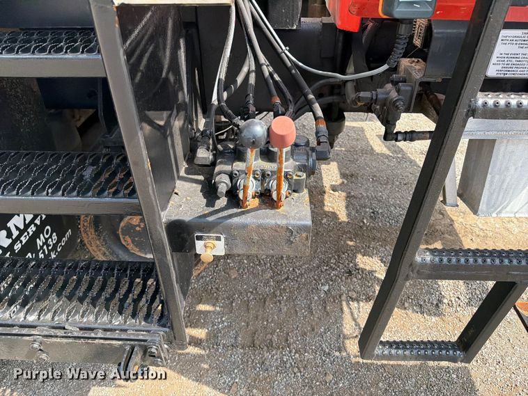 image for item FB4984 2014 Freightliner 114SD crane truck