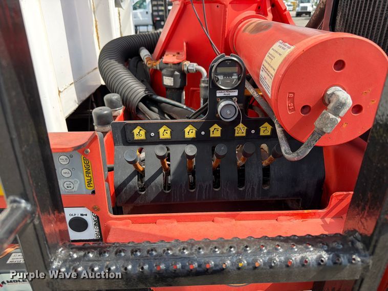 image for item FB4984 2014 Freightliner 114SD crane truck
