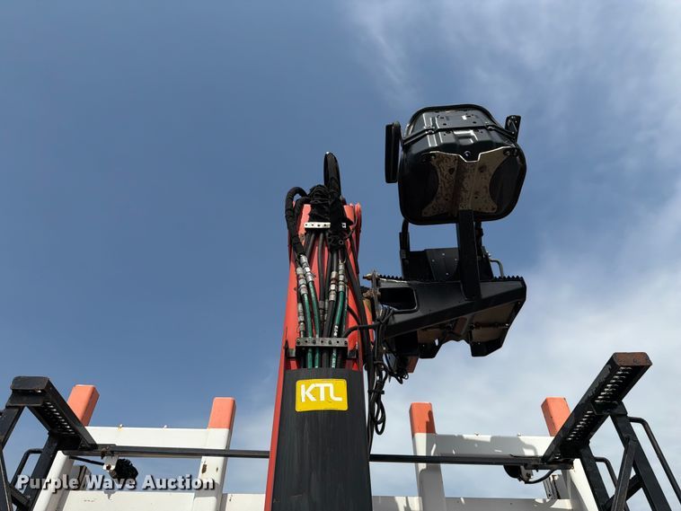 image for item FB4984 2014 Freightliner 114SD crane truck