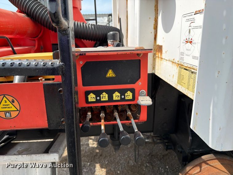 image for item FB4984 2014 Freightliner 114SD crane truck