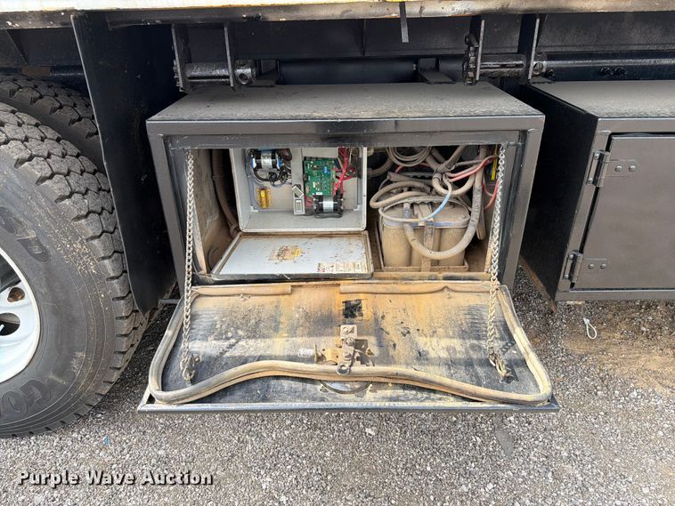 image for item FB4984 2014 Freightliner 114SD crane truck