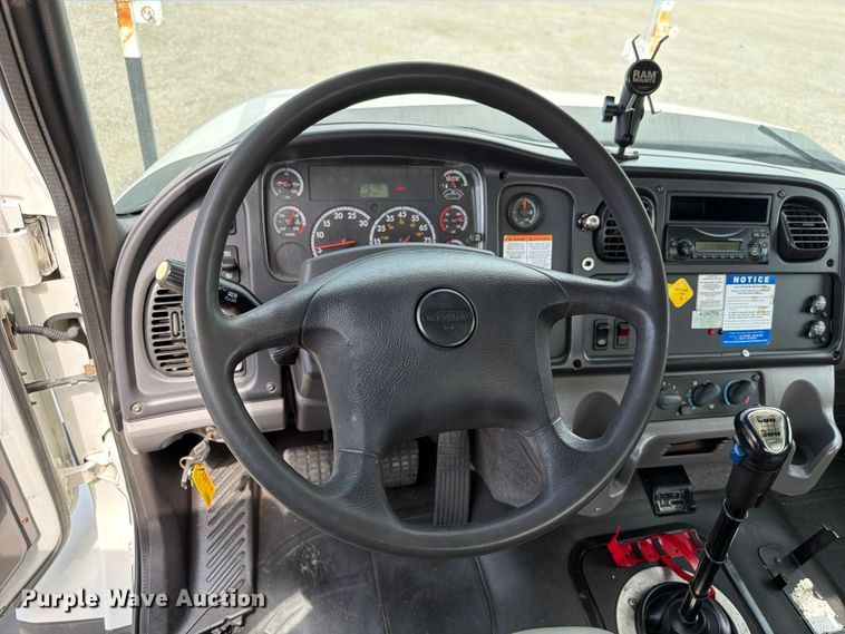 image for item FB4984 2014 Freightliner 114SD crane truck