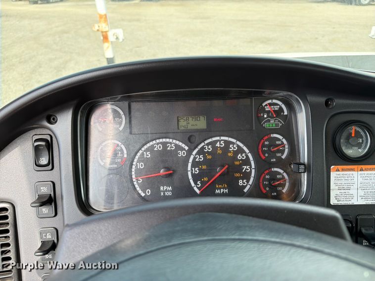 image for item FB4984 2014 Freightliner 114SD crane truck