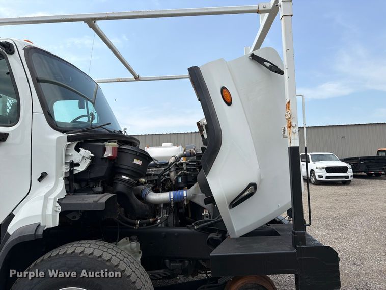 image for item FB4984 2014 Freightliner 114SD crane truck