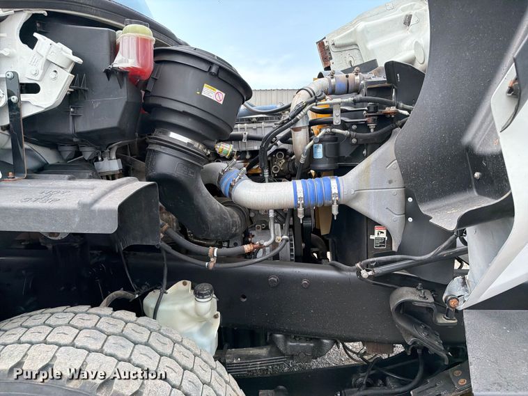 image for item FB4984 2014 Freightliner 114SD crane truck